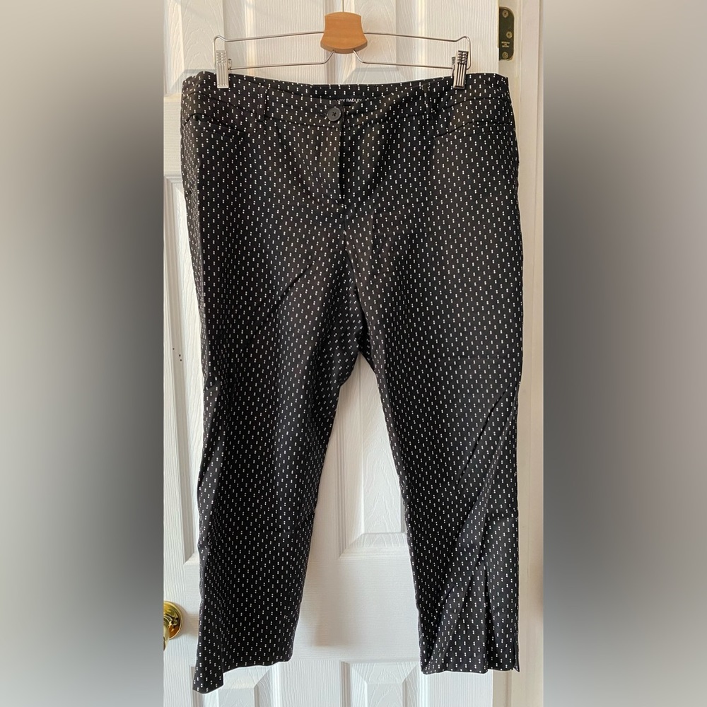 Hilary Radley Polkadot Capri Pants - Size 14